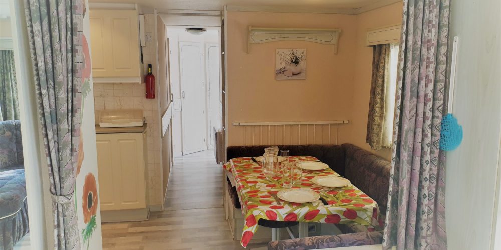 Mobil-home Vintage Vue cuisine et couloir